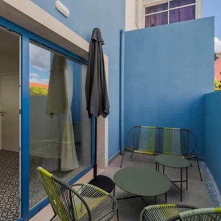 Castle Patio House 세투발